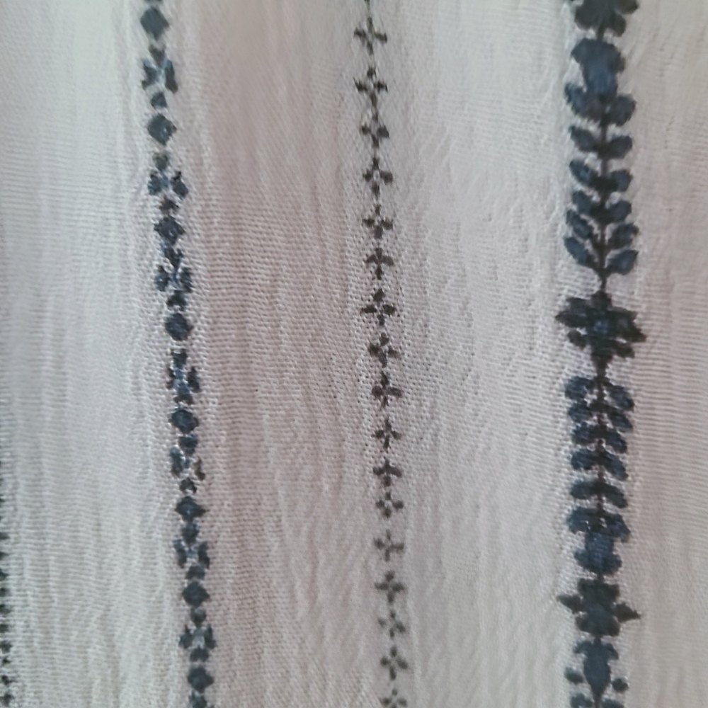 Knox Rose Embroidered Top, Size Medium, EUC - Picture 7 of 8